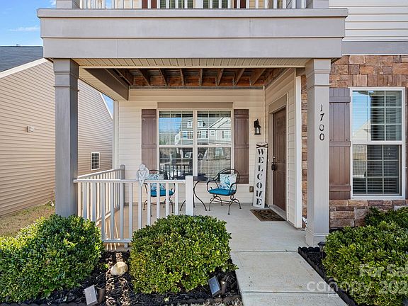 2nd image of 1700 Palazzo Dr