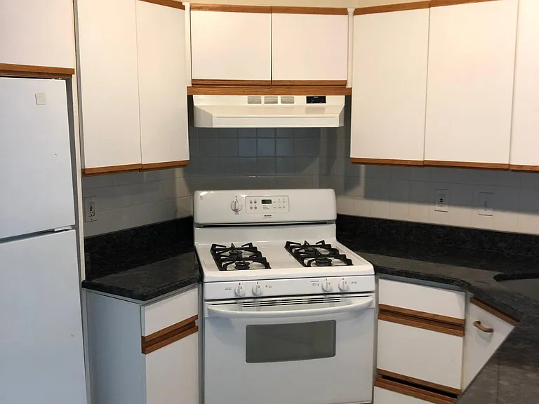 21 Lexington St #1 — Photo 1