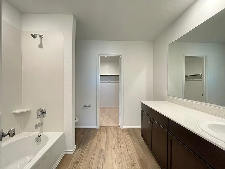 416 Frio Pass Trl — Photo 6