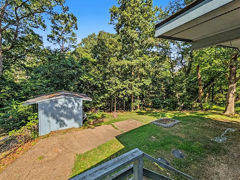 16 Evesham Ln — Photo 18