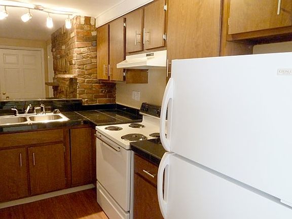 5th image of 10 S Sherman St APT 104