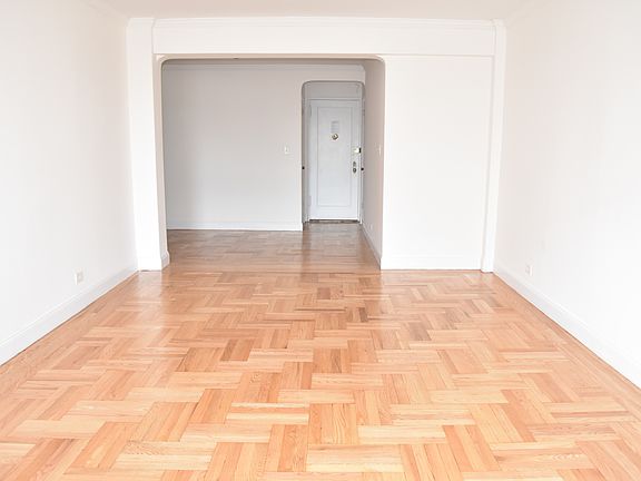 2nd image of 205 Pinehurst Ave APT 5B