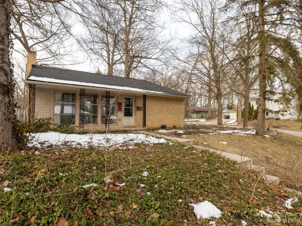 2406 Walter Dr, Ann Arbor, MI 48103