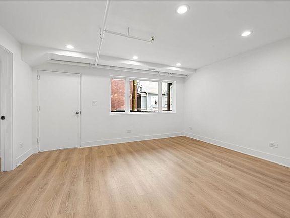 5th image of 2601 N California Ave #4