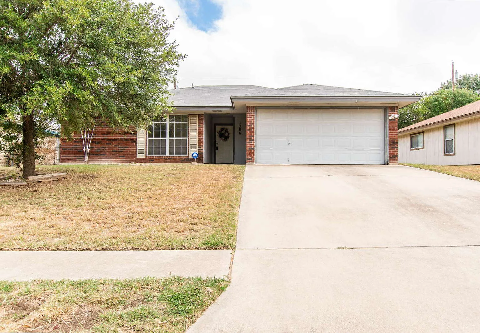 3 bed, 2.0 bath, 1147 sqft, $1,275 — Photo 1
