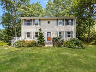 3 Malo Dr, Wood River Junction, RI, 02894