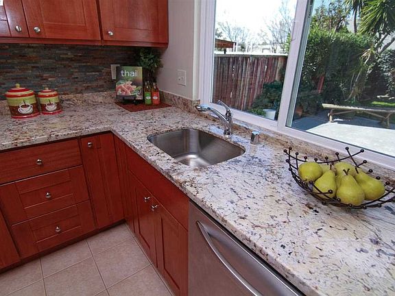 4th image of 2209 Sherman Dr