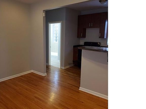 4th image of 9122 S Dauphin Ave #2D