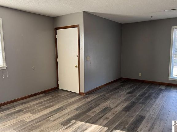3rd image of 1406 Valleywood Dr