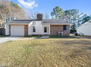 210 Audubon Dr, Jacksonville, NC 28546