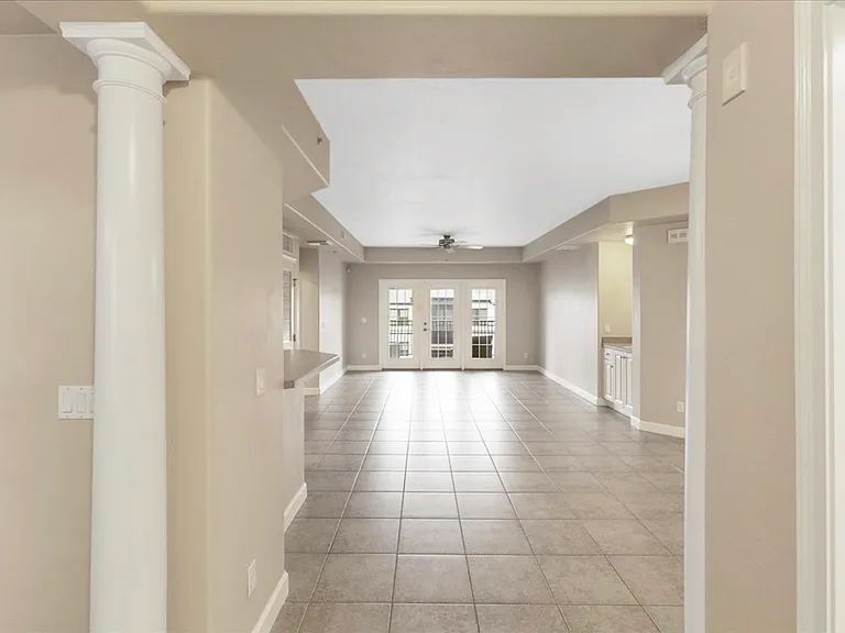 424 Luna Bella Ln #432 — Photo 7