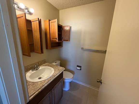 4th image of 207 E 23rd St APT H
