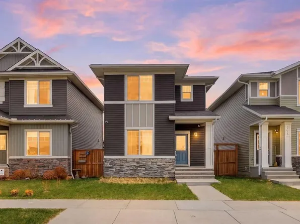328 W Bayview St SW, Airdrie, AB T4B 5G3