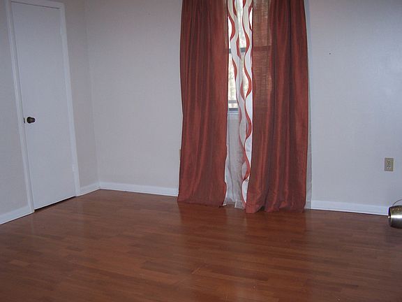 3rd image of 130 Orleans Dr