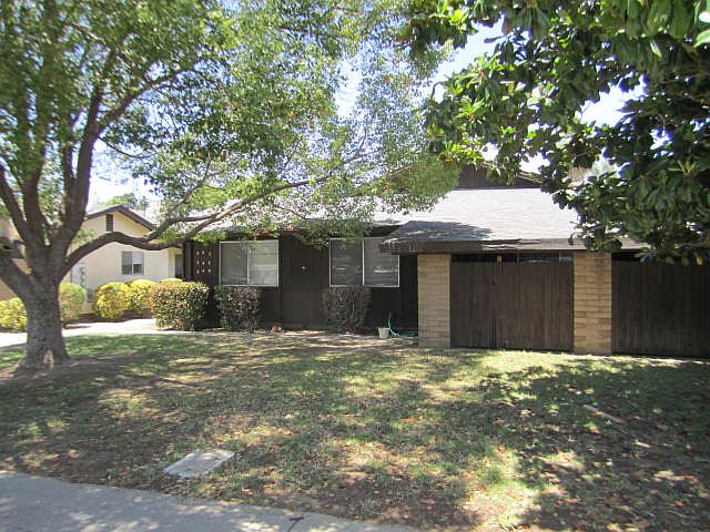 1st image of 545 W Century Blvd