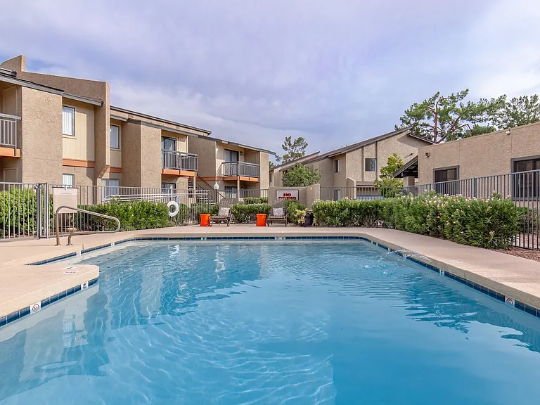 Tesoro Apartments — Photo 8