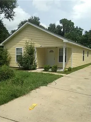 1030 Camp Ave — Photo 1