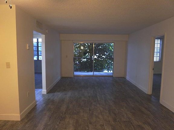 3rd image of 1250 NE 125th St APT 216D