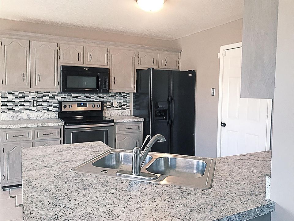 1st image of 3530 Sandpiper Dr