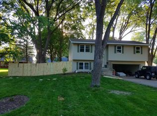 10009 Nippersink Dr, Richmond, IL 60071