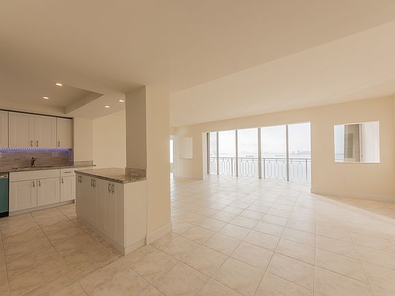 3rd image of 11111 Biscayne Blvd Penthouse B