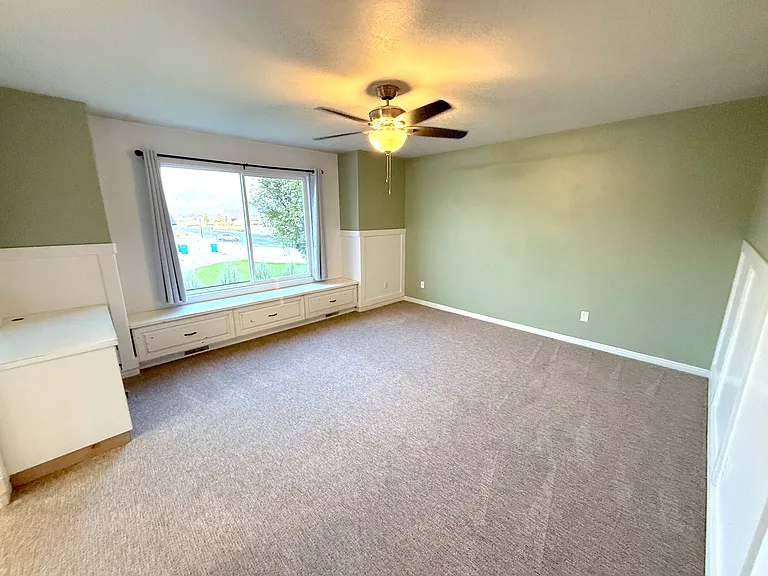 1875 S Spring Creek Dr — Photo 9