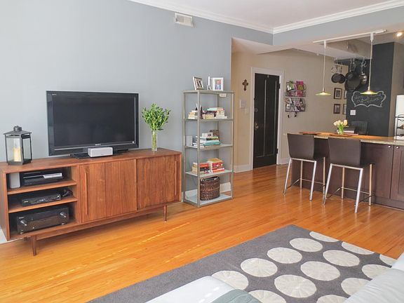4th image of 2152 W Ainslie St Unit D1