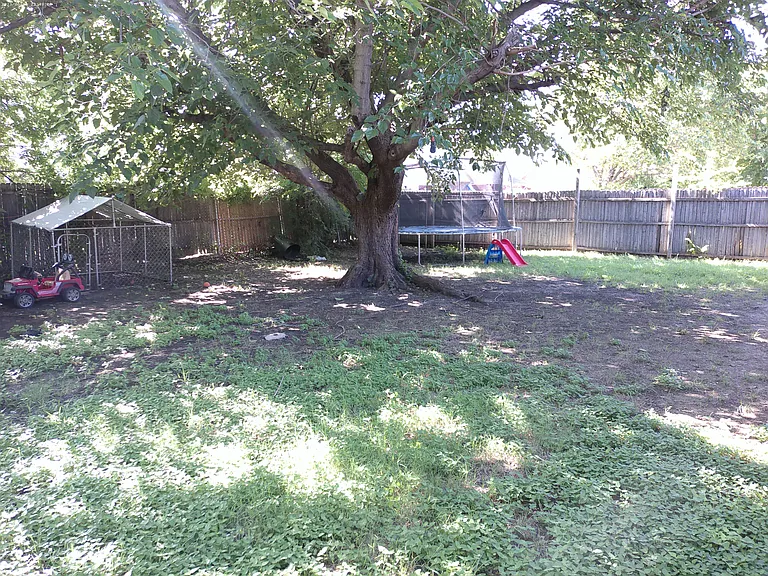 5809 Maiden Ln — Photo 21