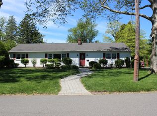 29 Corn Ln, Red Bank, NJ 07701