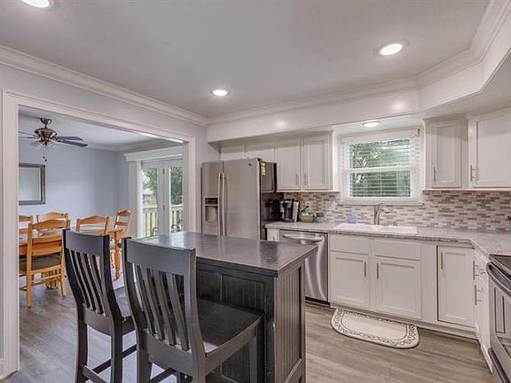 4th image of 11324 Silver Springs Dr