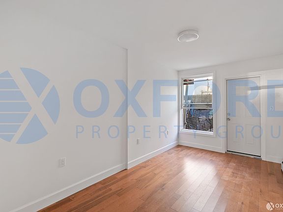 3rd image of 1059 40th St #1