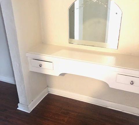 2nd image of 570 N Kenmore Ave APT 100