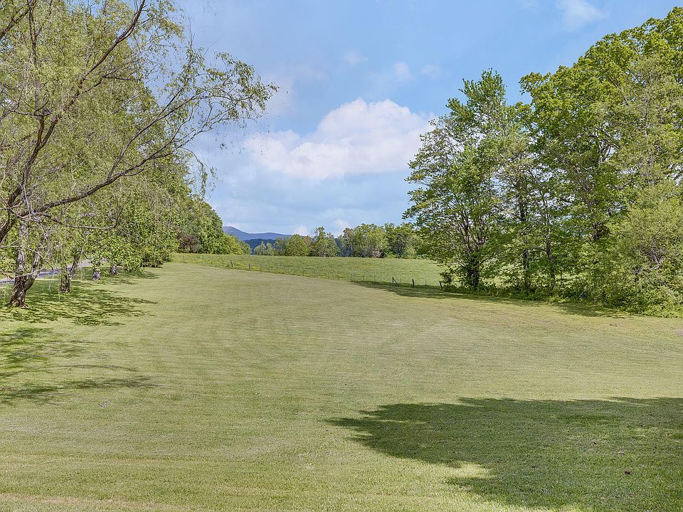 2nd image of Thayer Ln