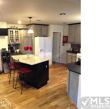 3rd - Kitchen 2.JPG