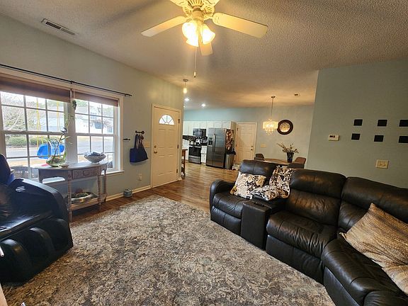 4th image of 504 Burroughs Dr