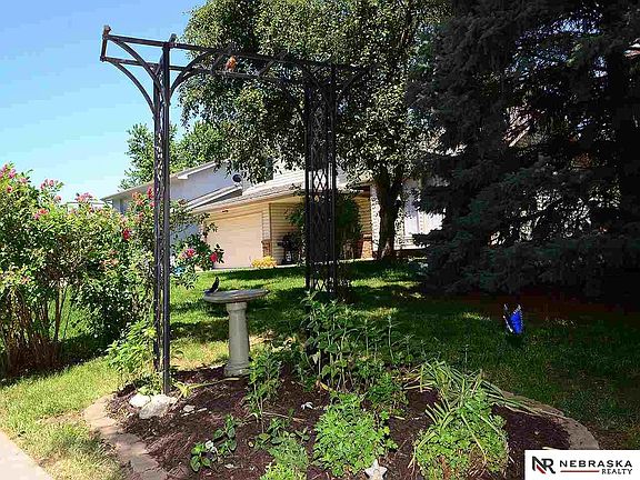 2nd image of 2208 Coventry Dr