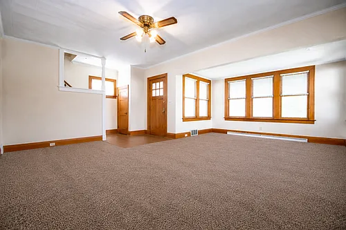Large 4BR/2.5BA Home in West Toledo! Big Bedrooms, Appliances, New Carpet, Hardwoods, Finished Ba... — Photo 2