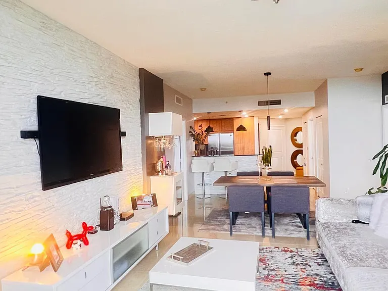 7910 Harbor Island Dr #509 — Photo 3
