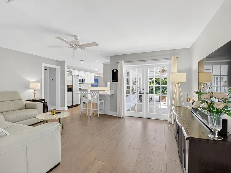 4690 Palo Verde Dr — Photo 10