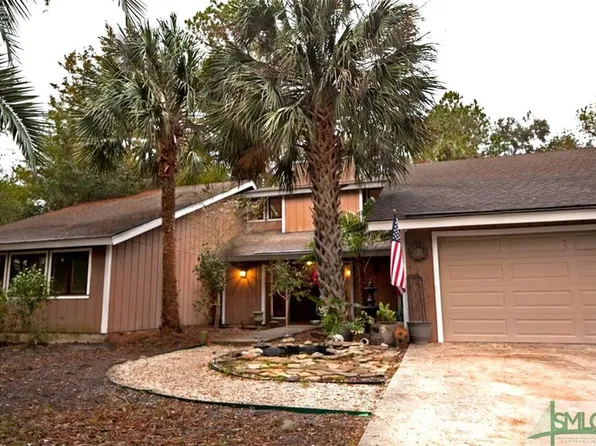 82 Lincoln Cir, Richmond Hill, GA 31324