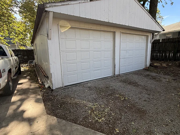 912 N Center St — Photo 15