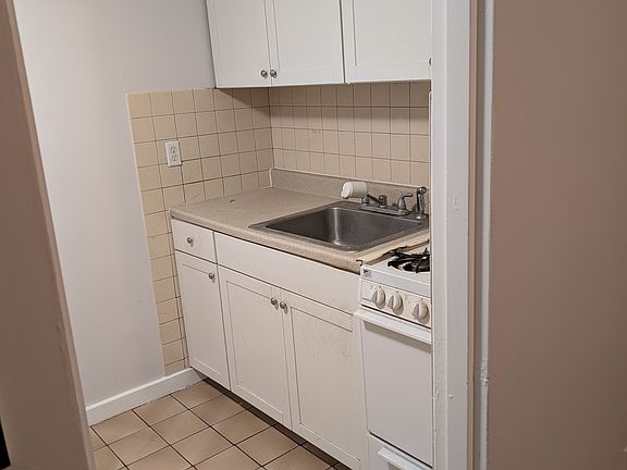 Kitchen (updated with new cabinets)