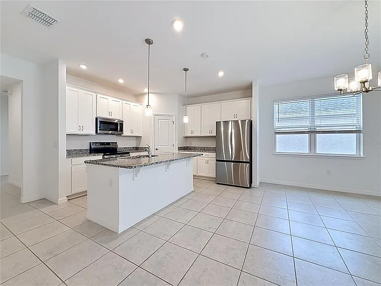 418 Quayside Ave — Photo 5
