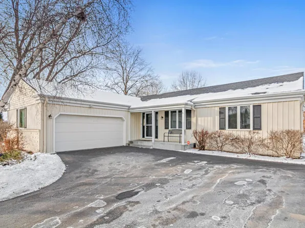 703 Stanwich Ln, Mendota Heights, MN 55118