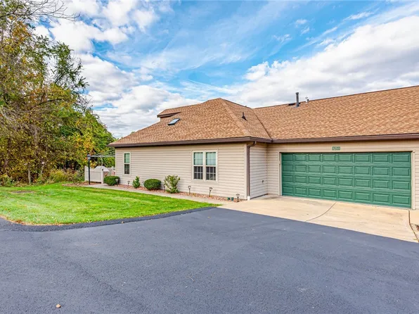 1253 Stanford Ct, Coraopolis, PA 15108