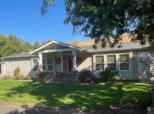 1415 S 5th St, Dayton, WA 99328