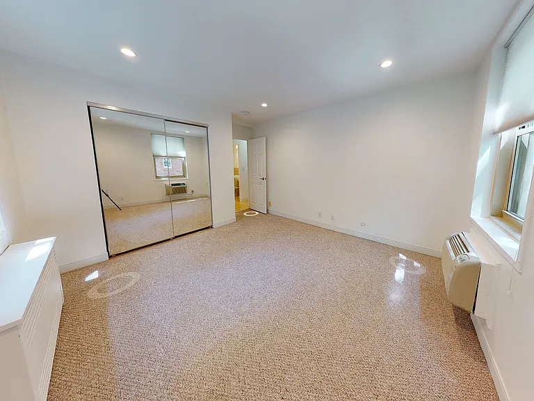 Camelot Ct — Photo 4