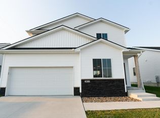 2833 20th St SW, Altoona, IA 50009