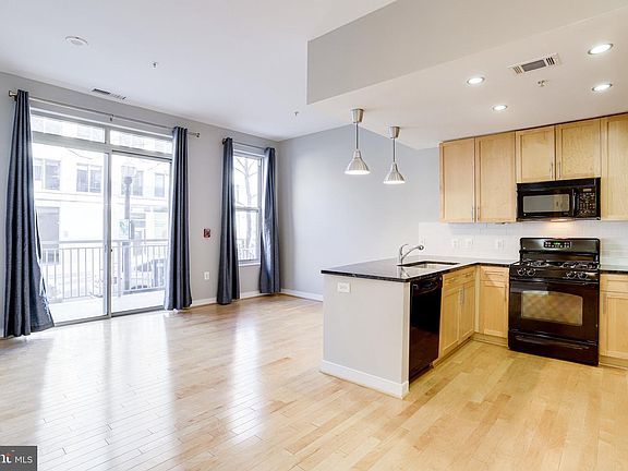 2nd image of 820 N Pollard St APT 102