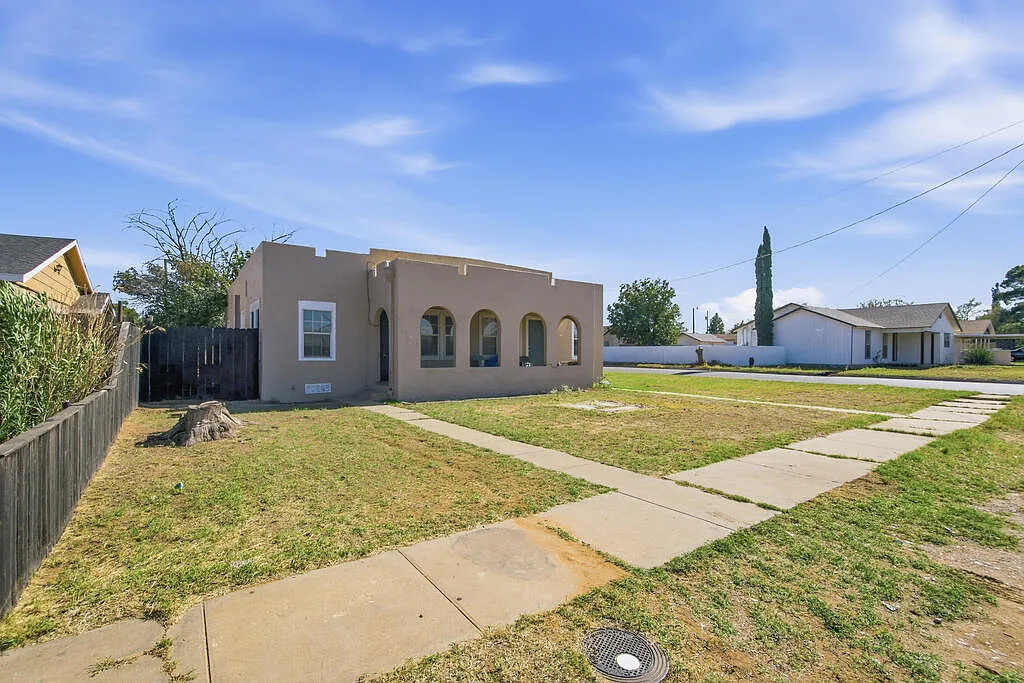 2 bed, 1.0 bath, 1636 sqft, $1,100 — Photo 3